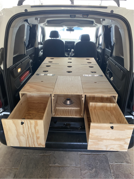 mueble kangoo todo abierto